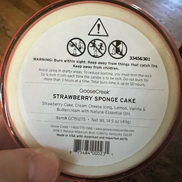 Goose Creek Strawberry Sponge Cake 3 Wick Candle 14.5 oz - Picture 5 of 5